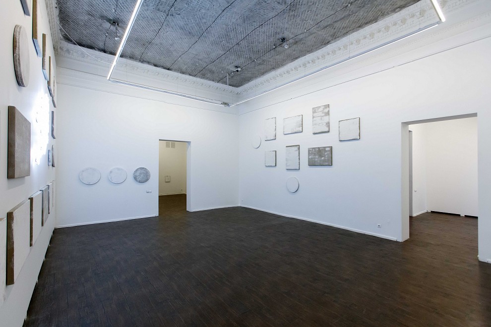 Arseny Zhilyaev “The Monotony of the Pattern Recognizer”, installation view, Moscow Museum of Modern